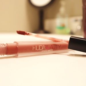 Huda Beauty Liquid Matte